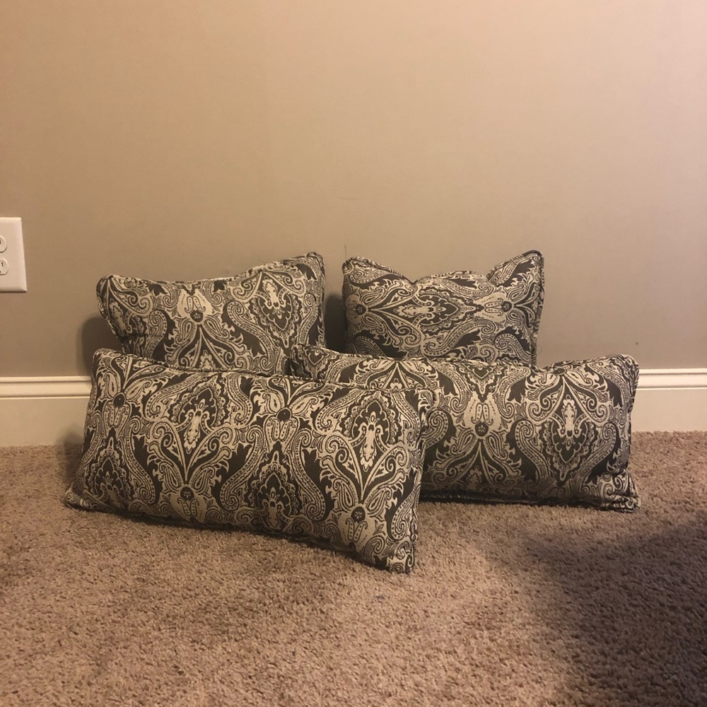 ❌❌SOLD❌❌ Outdoor pillows